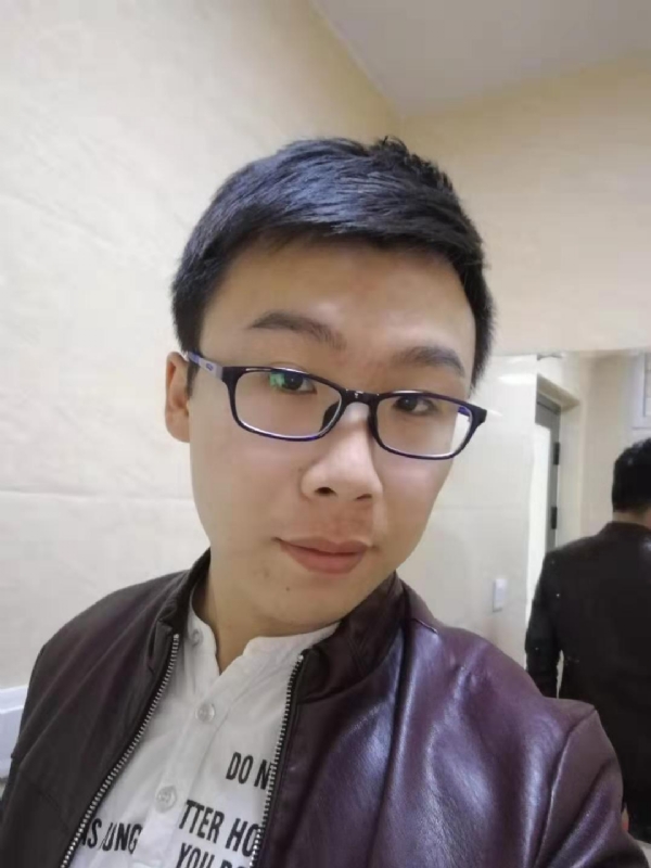 白色的纷飞雪夜的第一张照片--龙岩认干亲服务网